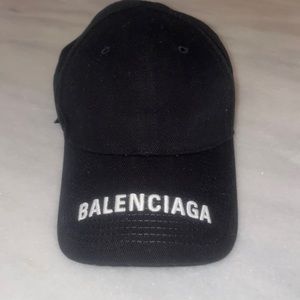 BALENCIAGA black logo cap. Size large.
